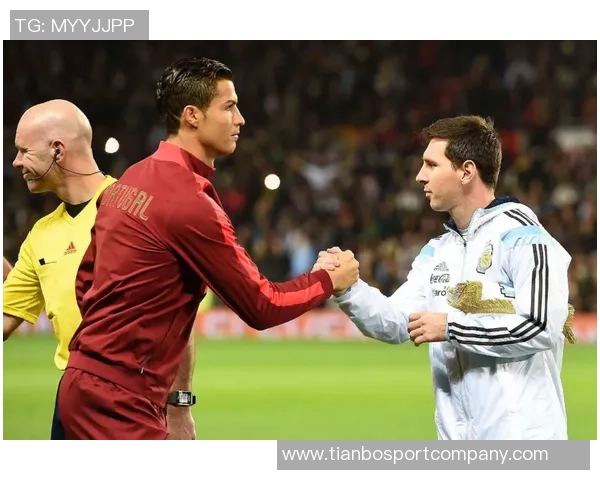 2025年度最佳中锋候选人揭晓登贝莱哈兰德凯恩姆巴佩争夺桂冠